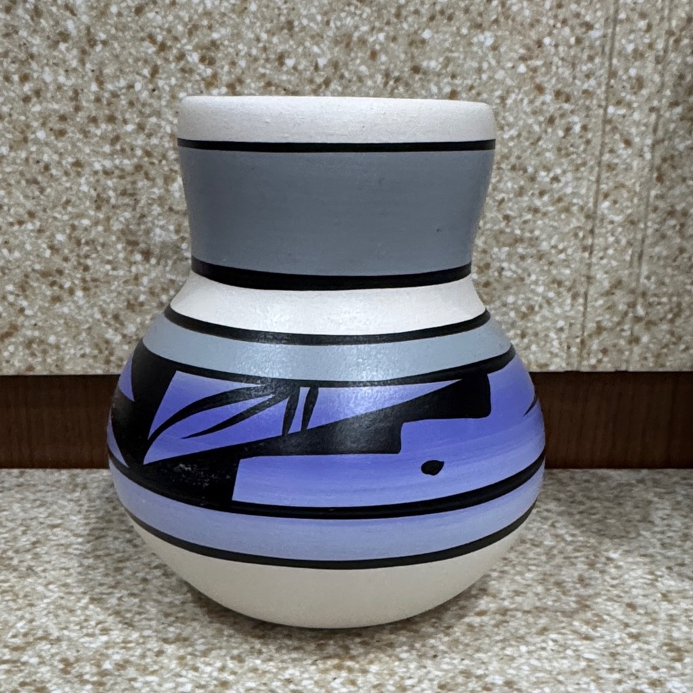 Vintage Navajo hand painted Vase in Lavender, White & Black signed